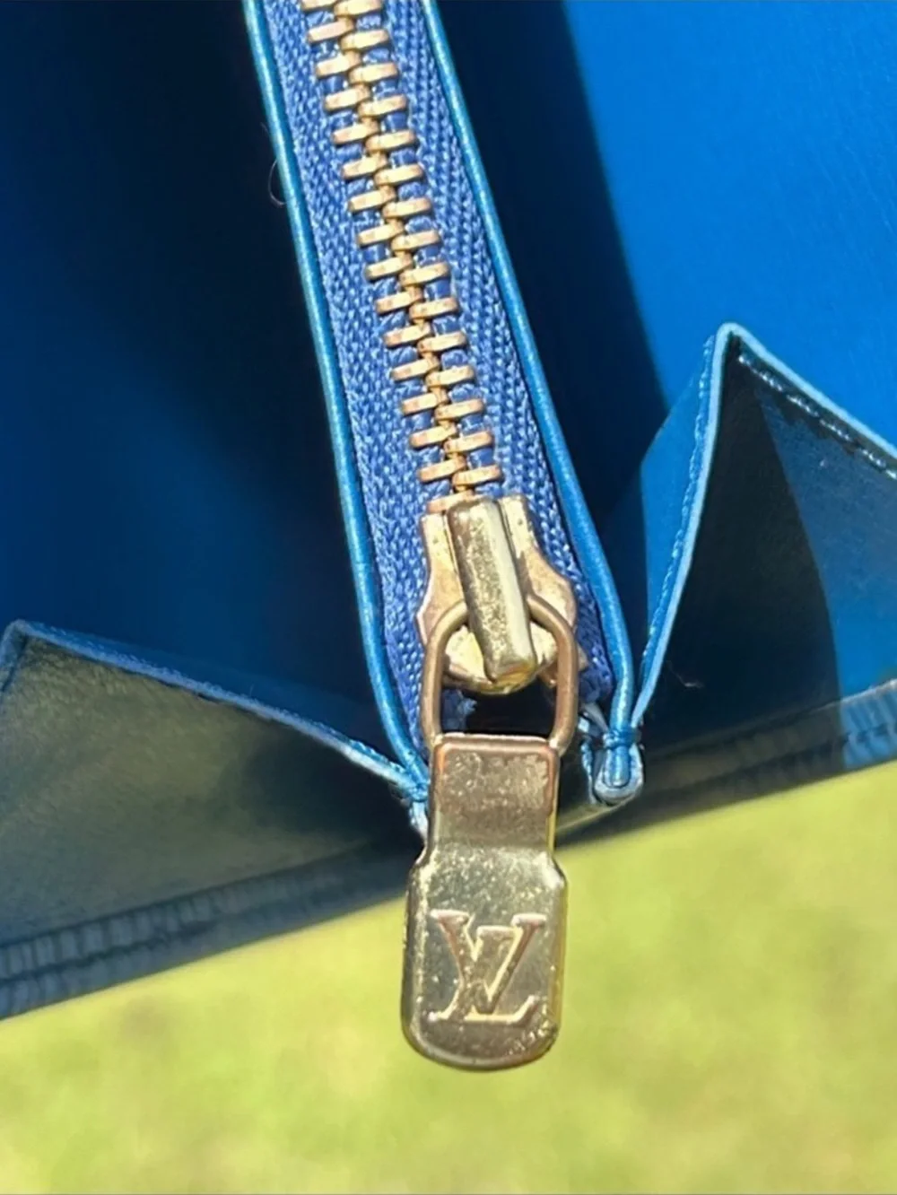 Blue Louis Vuitton Epi long wallet
